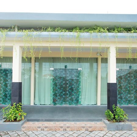 V Canggu Dormitory Exterior photo
